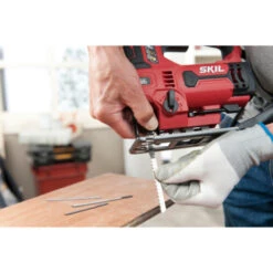 SKIL Decoupeerzaag 4531GA 680W - 180° LED Lamp + 7 Zaagbladen -Huishoudelijke Artikelen 123 321