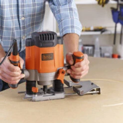 Black & Decker BLACK+DECKER Bovenfrees KW1200E-QS 12 Black & Decker BLACK+DECKER Bovenfrees KW1200E-QS -Huishoudelijke Artikelen 123 43